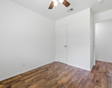 6601 Stonleigh Pl - Photo Thumbnail 15