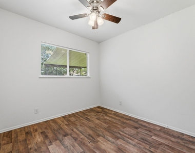 6601 Stonleigh Pl - Photo Thumbnail 16