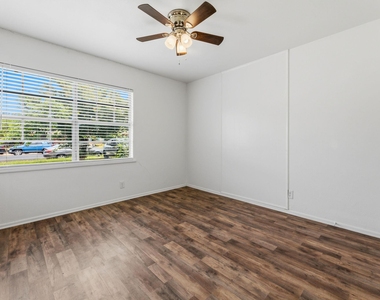 6601 Stonleigh Pl - Photo Thumbnail 12