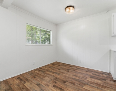 6601 Stonleigh Pl - Photo Thumbnail 6