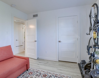 8603 Putnam Dr - Photo Thumbnail 18