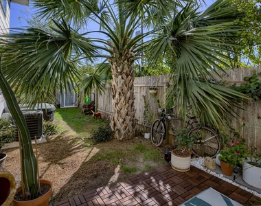 8603 Putnam Dr - Photo Thumbnail 20
