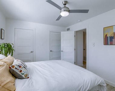 8603 Putnam Dr - Photo Thumbnail 14