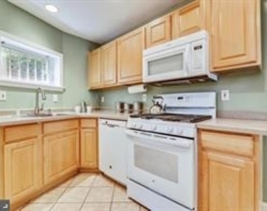 806 New Hampshire Avenue Nw - Photo Thumbnail 13