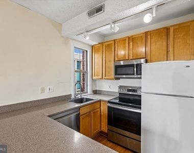 1401 Columbia Road Nw - Photo Thumbnail 8