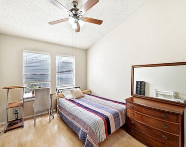 2706 Salado St - Photo Thumbnail 17
