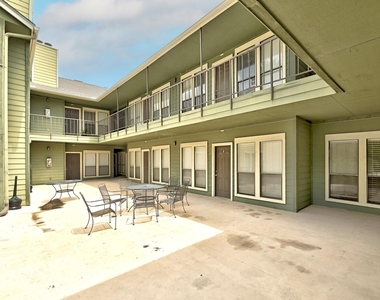 2706 Salado St - Photo Thumbnail 22
