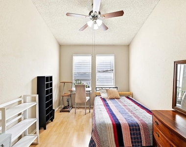 2706 Salado St - Photo Thumbnail 15