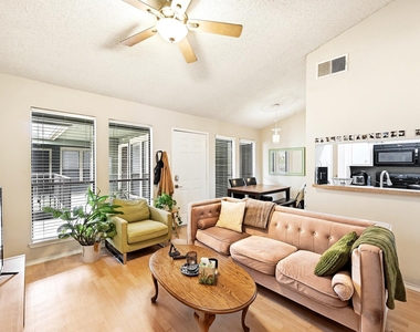 2706 Salado St - Photo Thumbnail 2