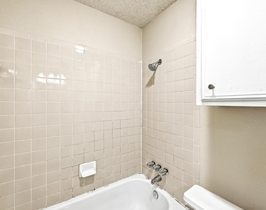 2706 Salado St - Photo Thumbnail 19