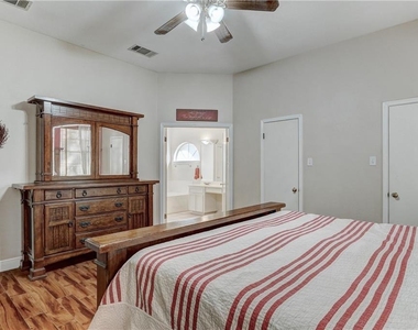 3955 Grayling Ln - Photo Thumbnail 19