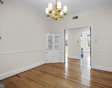 3014 Dent Place Nw - Photo Thumbnail 9