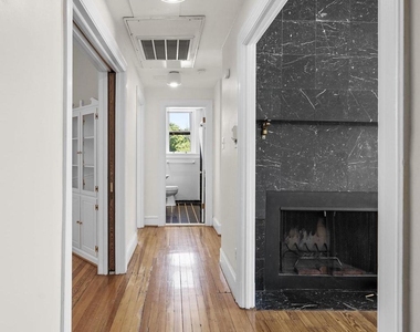 3014 Dent Place Nw - Photo Thumbnail 4
