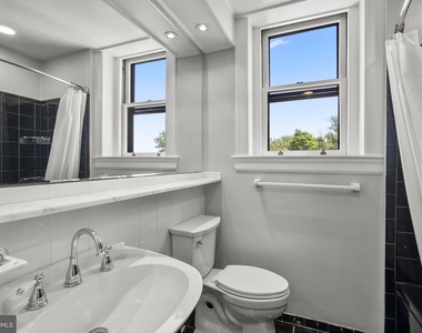 3014 Dent Place Nw - Photo Thumbnail 18