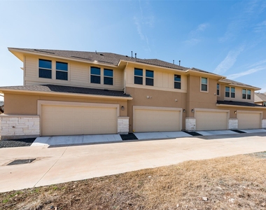 13800 Lyndhurst St - Photo Thumbnail 16