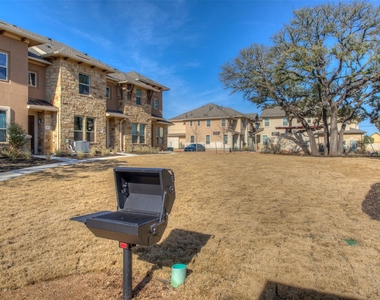 13800 Lyndhurst St - Photo Thumbnail 18