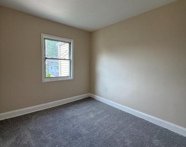3426 Baker Street Ne - Photo Thumbnail 22
