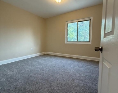 3426 Baker Street Ne - Photo Thumbnail 19