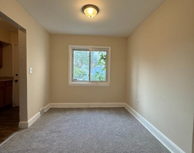 3426 Baker Street Ne - Photo Thumbnail 15