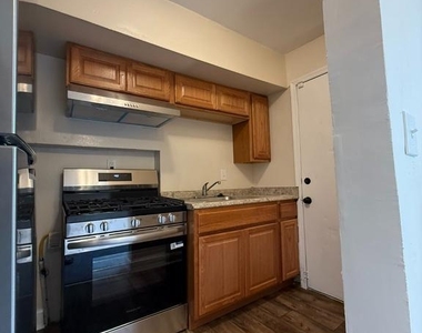 3426 Baker Street Ne - Photo Thumbnail 16