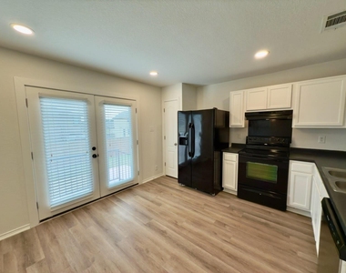 240 New Country Rd - Photo Thumbnail 3