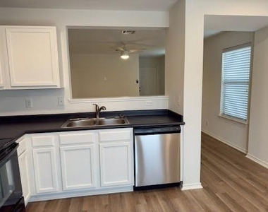 240 New Country Rd - Photo Thumbnail 4