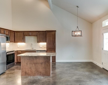 21501 Patton Ave - Photo Thumbnail 3
