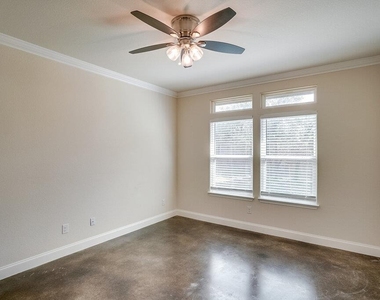 21501 Patton Ave - Photo Thumbnail 11