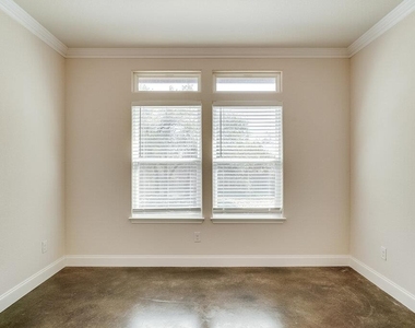 21501 Patton Ave - Photo Thumbnail 13