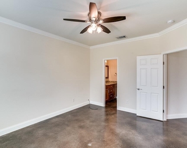 21501 Patton Ave - Photo Thumbnail 9