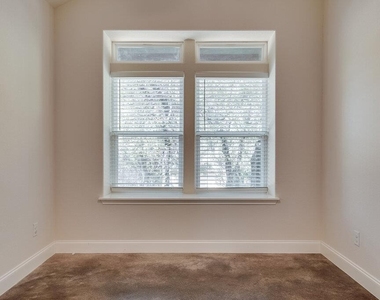 21501 Patton Ave - Photo Thumbnail 14