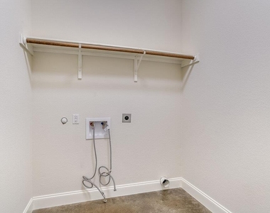 21501 Patton Ave - Photo Thumbnail 17