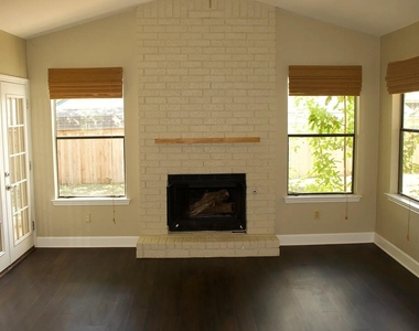 2503 Monarch Dr - Photo Thumbnail 5