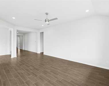 161 Smithsonian Ln - Photo Thumbnail 10