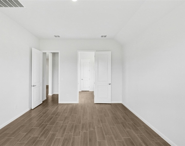161 Smithsonian Ln - Photo Thumbnail 9