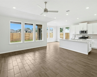 161 Smithsonian Ln - Photo Thumbnail 4