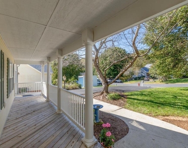 1081 Wintergreen Ln - Photo Thumbnail 5