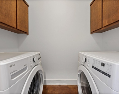 1301 San Bernard St - Photo Thumbnail 23