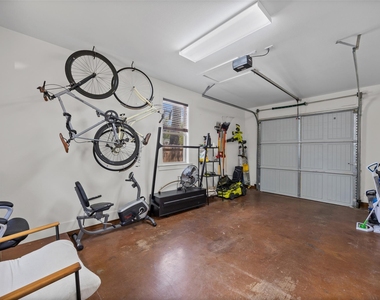 1301 San Bernard St - Photo Thumbnail 24