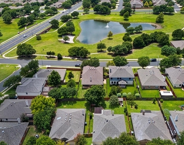 4489 Western Lake Dr - Photo Thumbnail 2