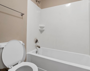 4489 Western Lake Dr - Photo Thumbnail 24