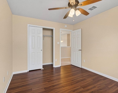4489 Western Lake Dr - Photo Thumbnail 27