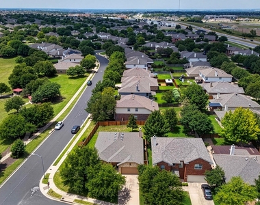 4489 Western Lake Dr - Photo Thumbnail 9