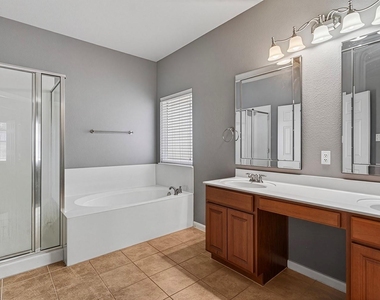 4489 Western Lake Dr - Photo Thumbnail 14