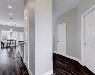 1700 Perez St - Photo Thumbnail 14
