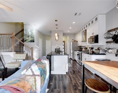 1700 Perez St - Photo Thumbnail 12