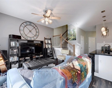 1700 Perez St - Photo Thumbnail 6