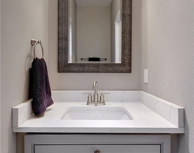 1700 Perez St - Photo Thumbnail 13