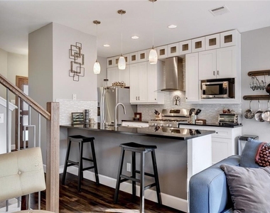 1700 Perez St - Photo Thumbnail 11