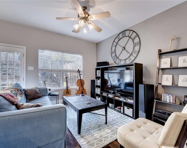 1700 Perez St - Photo Thumbnail 4